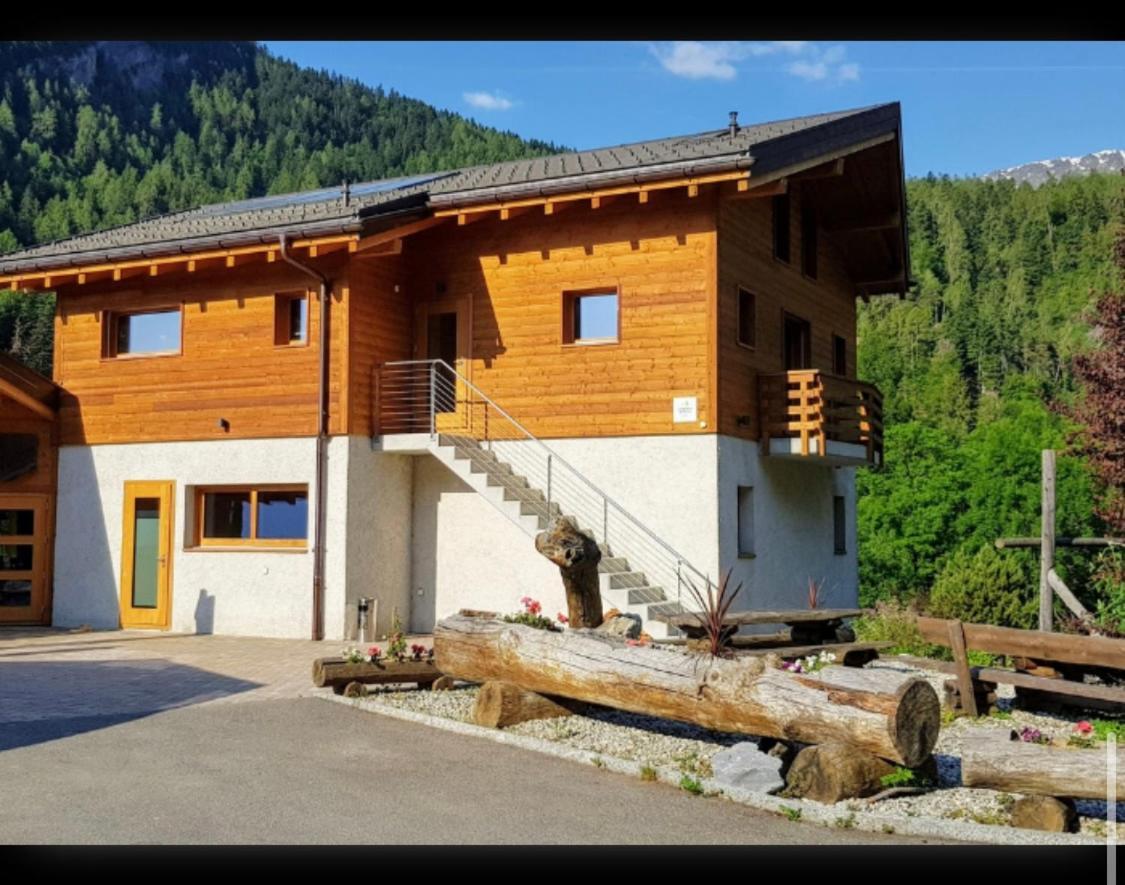Restaurant Les Verines Chamoson Exteriör bild